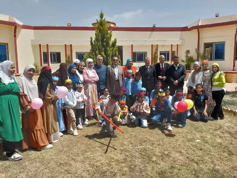 وزير الشباب والرياضة يفتتح الملعب الخماسي بمركز شباب مرسي علم