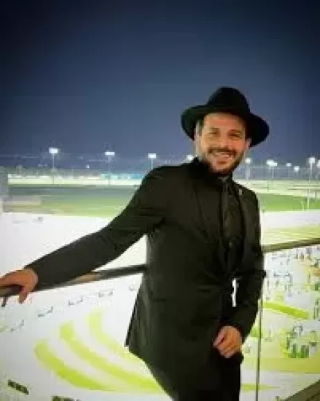 أجرى أكثر من ٣٠٠٠ لقاء فنى وشكل علامة مميزة ببرامج الفن.. من هو الإعلامي الراحل صبحى عطرى؟