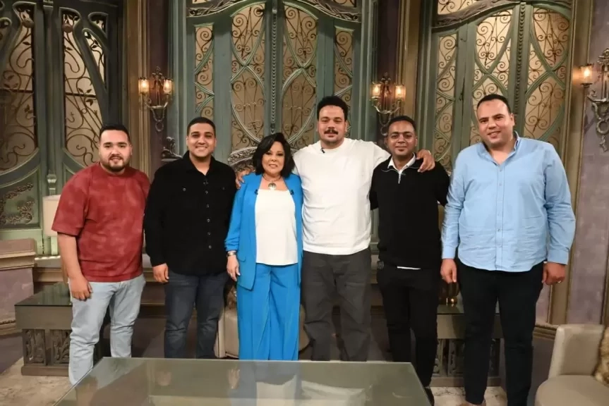 الليلة.. مصطفى غريب واخيه وأصدقاء طفولته في ضيافة 'صاحبة السعادة'