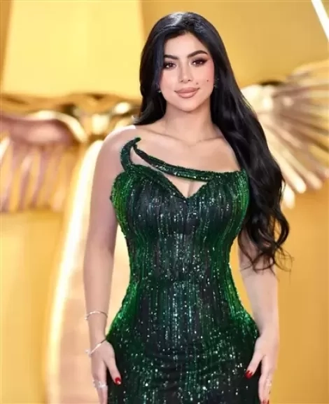 كارولين عزمي: مش راضية عن لبسي واتمنى ربنا يساعدني
