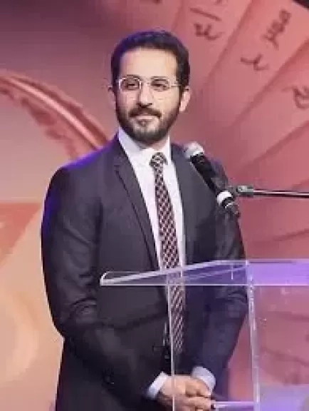 أحمد حلمى يعيش حالة أنتعاش سينمائي بمشاهدة في' الست ' وتحضيرات 'قصة المدينة '