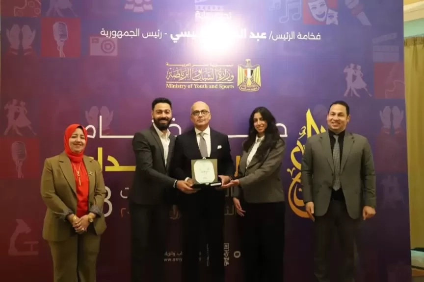 جامعة عين شمس تحصد 21 جائزة في مهرجان إبداع.. وتكريم «ضياء» بدرع التميز