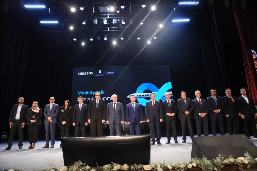 نائب رئيس مجلس الوزراء للتنمية الصناعية وزير الصناعة والنقل يفتتح فعاليات الملتقي الطلابي موبيلتي توك Mobility Talk