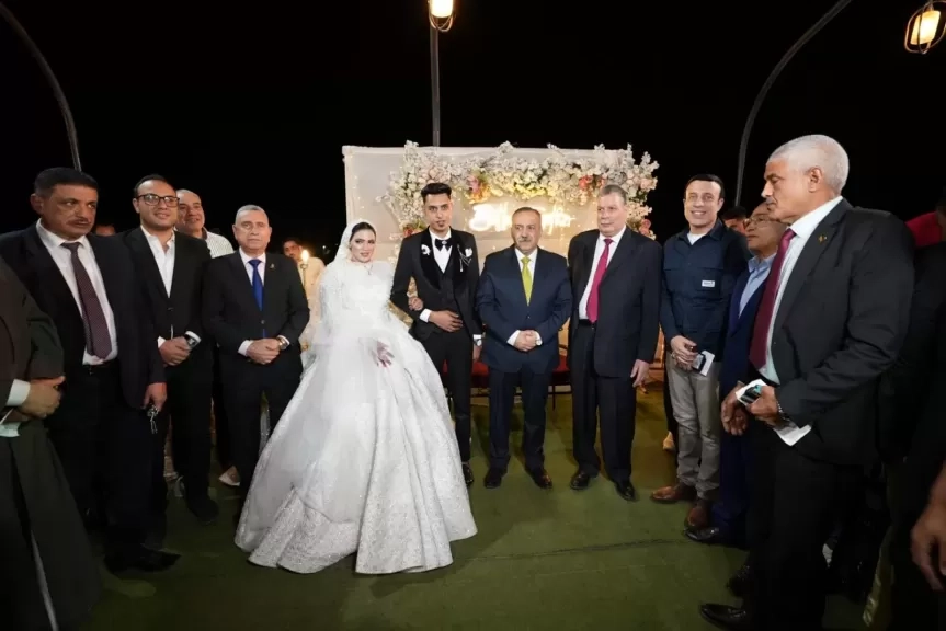 في لفتة إنسانية نبيلة... محافظ أسيوط يشهد حفل زفاف فتاة يتيمة