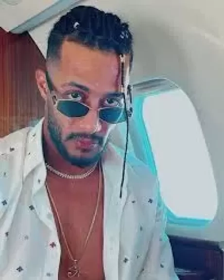 محمد رمضان للفائز بمسابقته: ياريت تذاكر المواد اللي عندك زي ما بتذاكر أغانيه