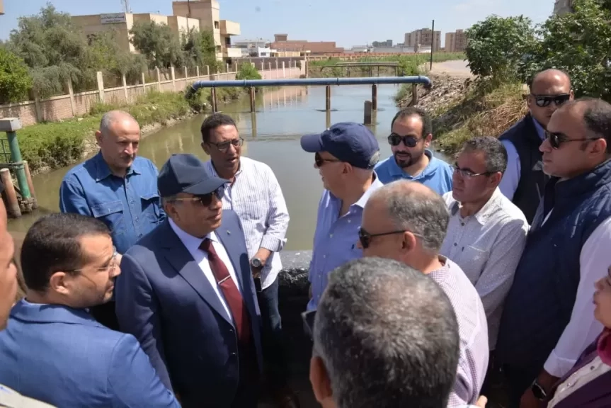 محافظ الدقهلية يرافق وزير الري ويتفقدان عدد المنشآت والكباري