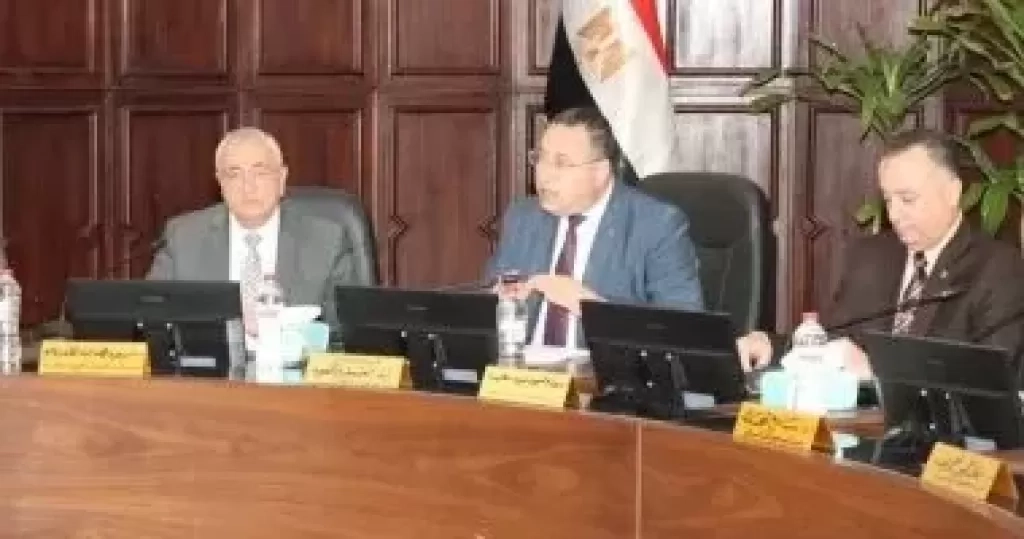 رئيس جامعة الإسكندرية تأمين لجان الامتحانات لتحقيق الانضباط الكامل بكافة الجامعات والمعاهد