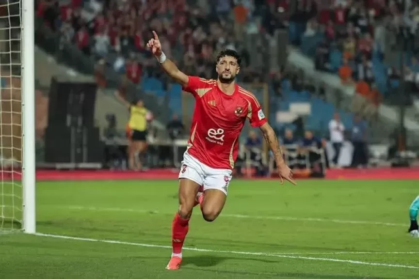 الأهلي يقترب من اللقب بالتقدم على فاركو 2-0 بالشوك الأول