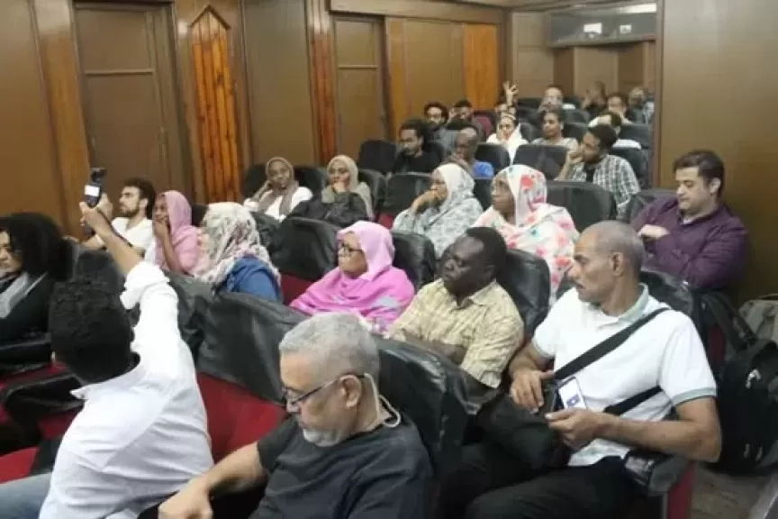 حضور كبير في عرض وندوة فيلمي 'طنين' و'فرقة الأمل' بمركز الثقافة السينمائية