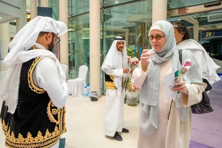 'الشؤون الإسلامية' تعلن استقبال 1300 حاج وحاجة من ضيوف برنامج خادم الحرمين من 100 دولة وصلوا مقر إقامتهم بمكة