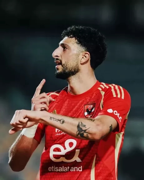 الأهلى يقرر تعديل عقد وسام أبو على وضمه للفئة الأولى المميزة