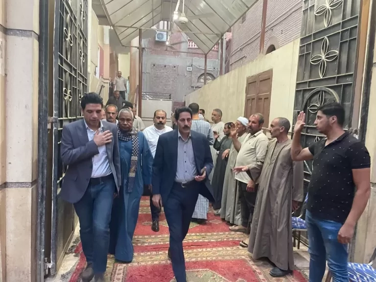 نائب محافظ سوهاج يقدم واجب العزاء للنائب فيكتور فاروق عضو مجلس الشيوخ في وفاة والده