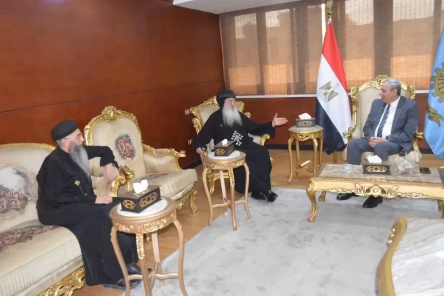 في أجواء من المحبة والوحدة الوطنية.. محافظ الغربية يستقبل الأنبا بولا للتهنئة بعيد الأضحى المبارك