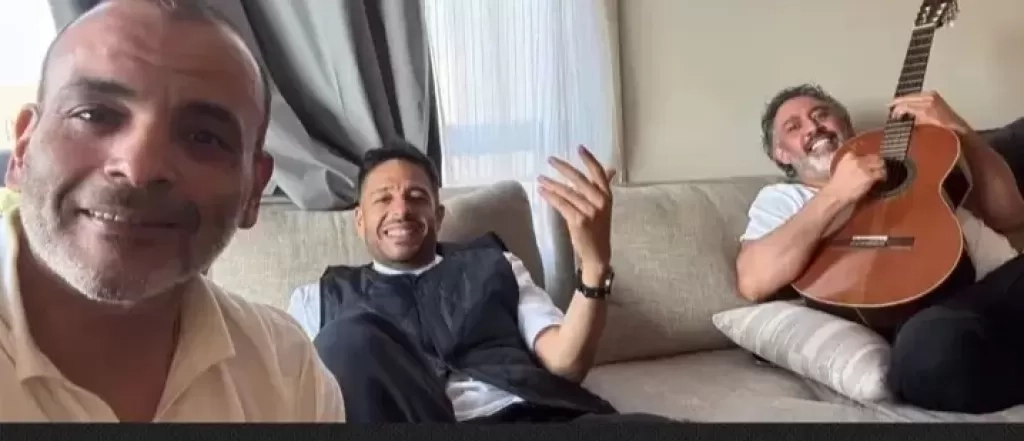 بفيديو قصير.. أيمن بهجت قمر برفقة حماقي وعمرو مصطفى