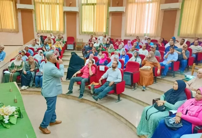 تمكين لغوي جديد داخل الهيئات الشبابية بالغربية.. دورة تدريبية لتعليم لغة الإشارة برعاية 'الشباب والرياضة'