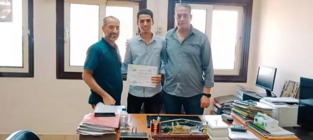 طالب بمدرسة السويدي للتكنولوجيا يطوّر نظامًا لإدارة مخالفات سيارات النقل