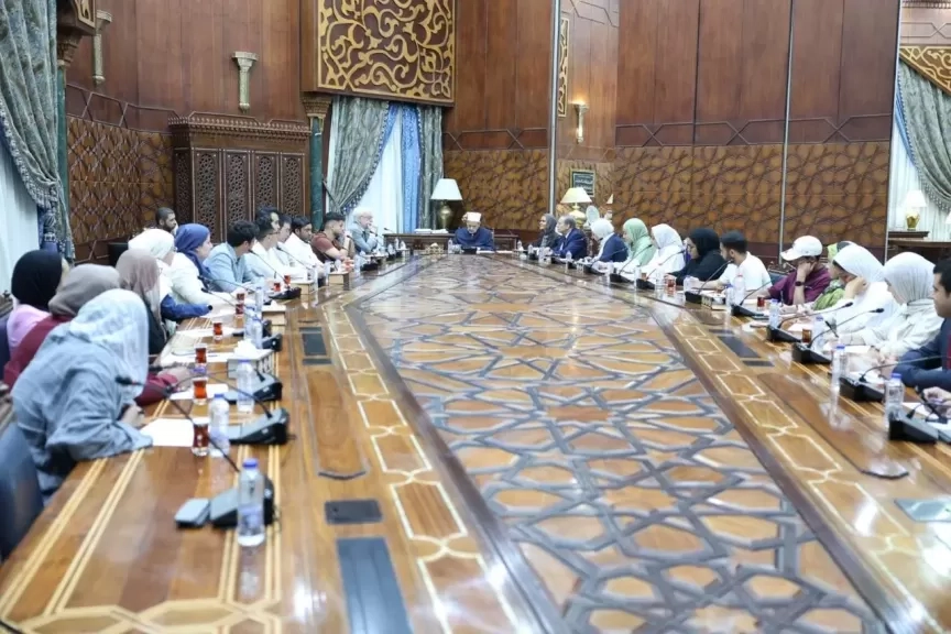 'شيخ الأزهر' لطلاب جامعة جورج واشنطن والجامعة الأمريكيَّة: محاولات إقصاء الدين سبب تعاسة الإنسان رغم التقدم العلمي