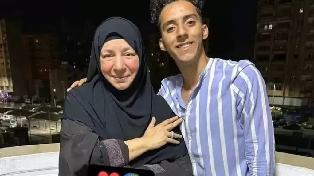 «عمتي حبيبتي».. ظهور نادر لـ عبلة كامل يثير الجدل على السوشيال ميديا