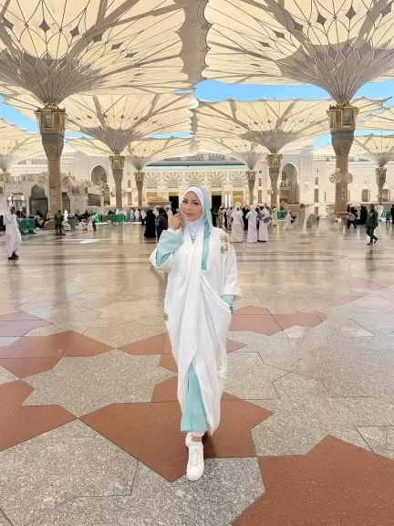 نسرين طافش بالحجاب: يا رب السلام والأمان لمل الناس