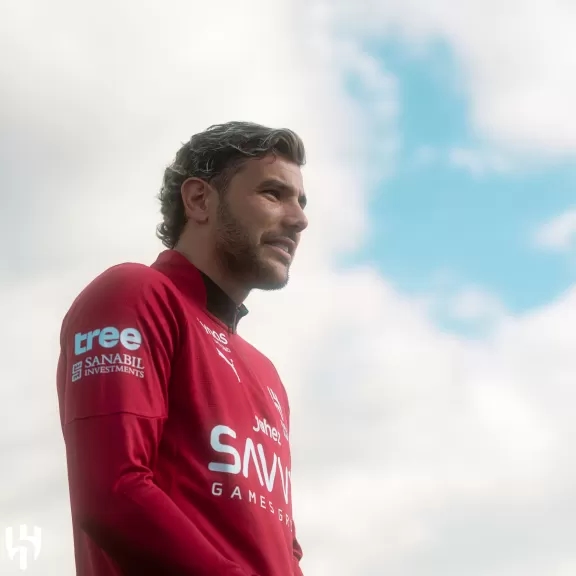 شاهد - أول ظهور لثيو هيرنانديز مع الهلال في معسكر ألمانيا (صور)