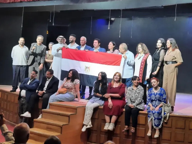 انطلاق مسرحية 'بليغ والست' على مسرح الحياة وتوقيع بروتوكول تعاون بين نقابة السياحيين وفرقة المسرح المصري