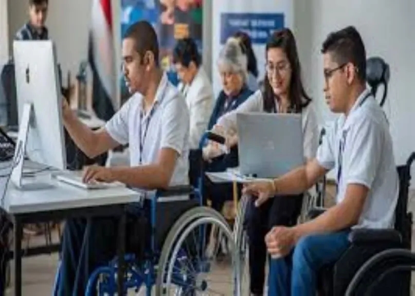 شبكة «تأهيل» ومبادرة «طوّر وغيّر» تنظمان برنامجًا للتدريب على تطبيق «مايكروسوفت ديزاينر»