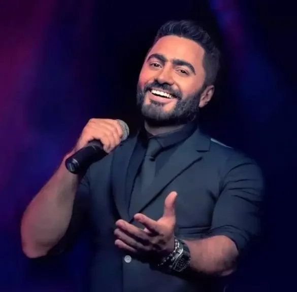 تامر حسني يشعل أجواء رأس الحكمة بحفل صيفي.. 15 أغسطس