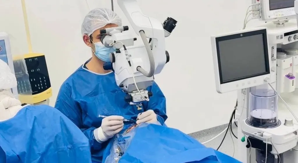 لأول مرة بمجمع الإسماعيلية الطبي.. إجراء عملية 'ويبل' بالمنظار الجراحي لسيدة مسنة