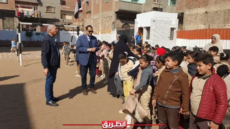 وكيل تعليم الغربية يتابع انتظام سير العملية التعليمية بإدارة شرق طنطا