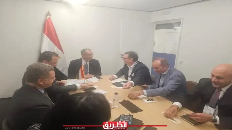 وزير الاتصالات يبحث مع مسئولي شركات عالمية فرص الاستثمار في مصر