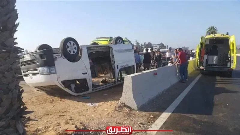 بالأسماء.. وفاة شخص وإصابة 18 في حادث تصادم بطريق برج العرب بالإسكندرية