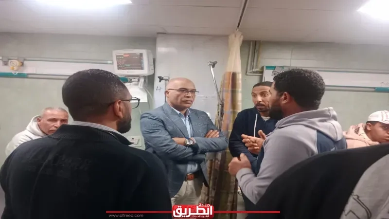 رئيس نقابة البترول يتفقد مصابين حادث الصحراء الغربية بمستشفى رأس الحكمة و العلمين بمحافظة مطروح