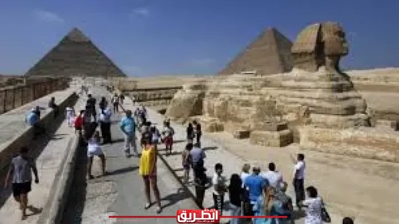 خبير سياحي يتوقع زيادة عدد السياح إلى 5 مليون سائح بعد زيارة الرئيس الفرنسي لمصر