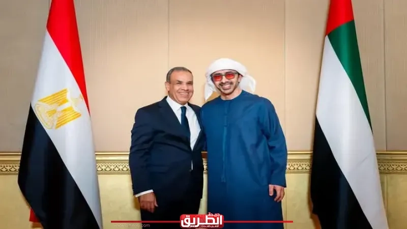 وزير الخارجية يعقد لقاءً مع نظيره الإماراتي