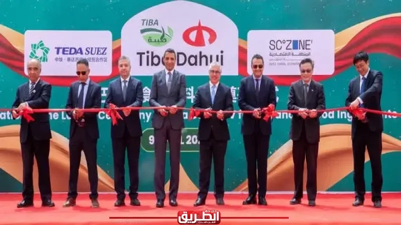 رئيس اقتصادية قناة السويس يشهد مراسم وضع حجر الأساس لـ مشروعين