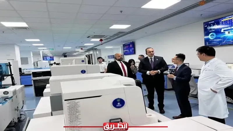 رئيس هيئة الرعاية الصحية يتفقد ميدانيًا كبرى المستشفيات والشركات الصينية