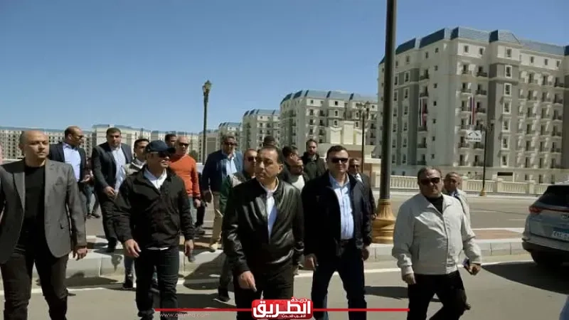 رئيس الوزراء يتفقد 'الحي اللاتيني' بالعلمين الجديدة