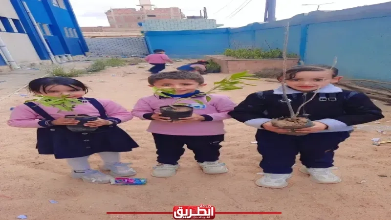 وكيل تعليم البحيرة يتابع تنفيذ مبادرة تجميل ودهان الفصول الدراسية