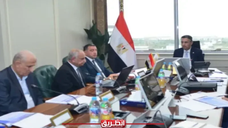وزير التموين يعقد اجتماعًا مع الإسكندرية للزيوت والصابون