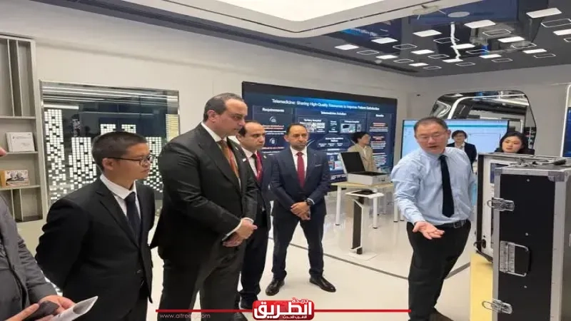 رئيس هيئة الرعاية الصحية يزور مركز البحث والابتكار لشركة هواوي