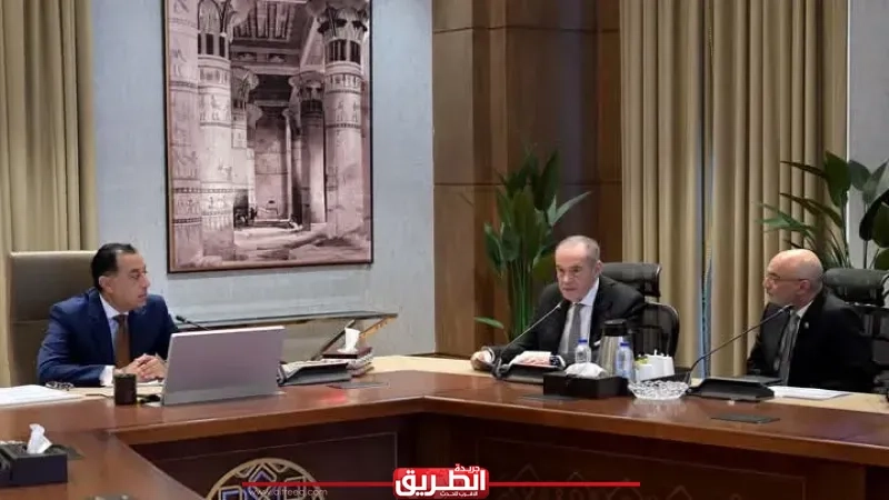 رئيس الوزراء يلتقي مسؤولي مجموعة 'المنصور للسيارات'