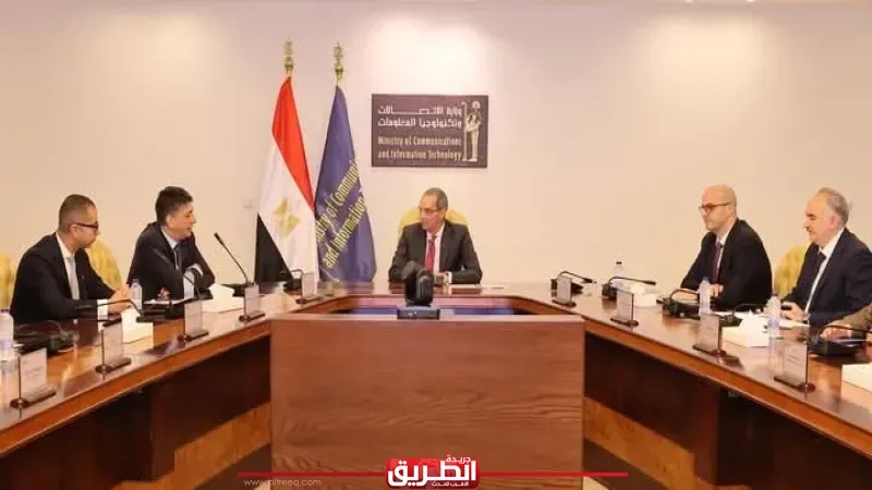 وزير الاتصالات يبحث تعزيز الشراكة وفرص الاستثمار مع فوداكوم العالمية وفودافون مصر
