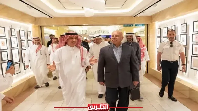 وزير الصناعة والنقل يتفقد ميناء جدة الإسلامي