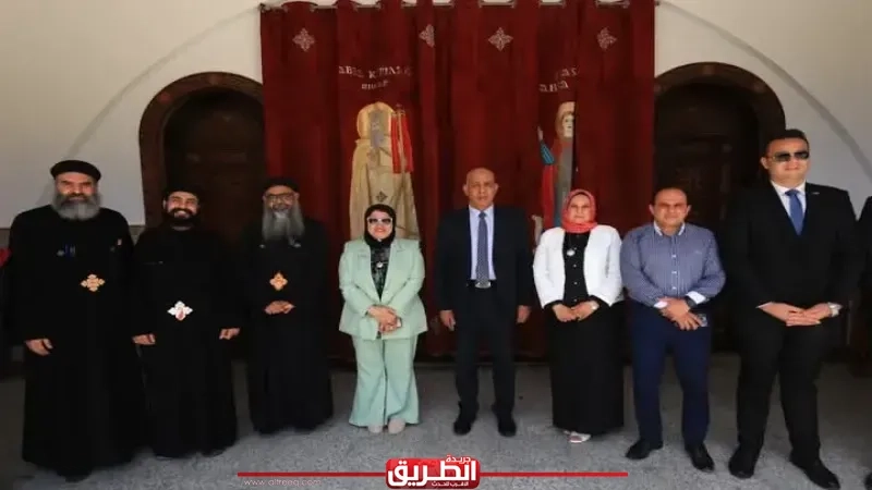 وفد جامعة كفر الشيخ ومجلس اتحاد طلبة الجامعة يزورون كنيسة مارمينا والبابا كيرلس