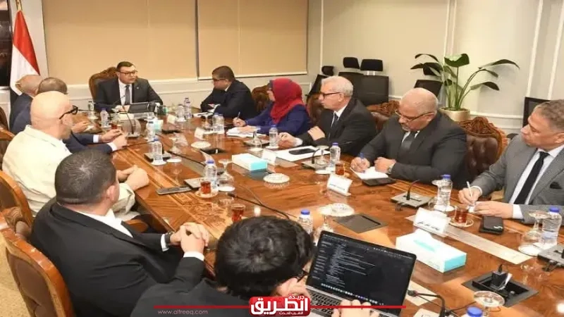 وزير الإسكان يلتقي مسئولي 'منصة مصر العقارية' لاستعراض أوجه التعاون