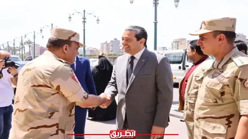 محافظ دمياط يستقبل مدير جمعية المحاربين القدماء وضحايا الحرب