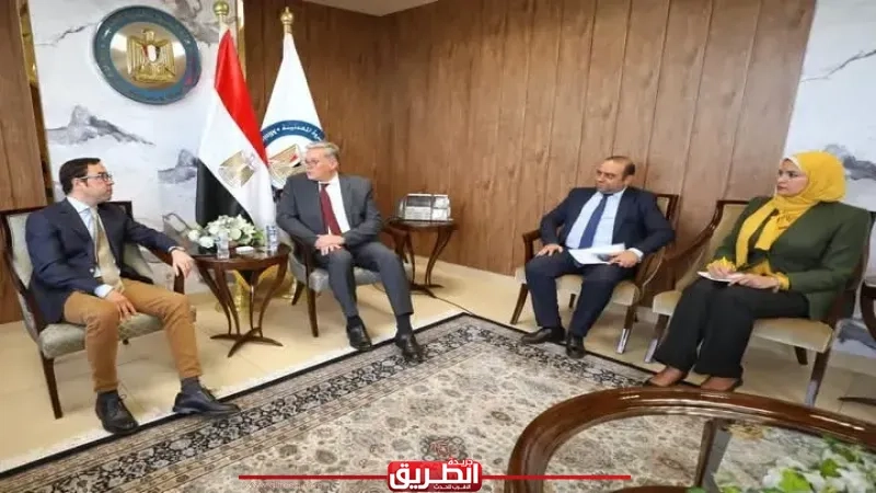 وزير البترول يعقد اجتماعًا مع شركة 'شارد كابيتال' للوقوف على تطورات العمل بمجمع البحر المتوسط للبتروكيماويات