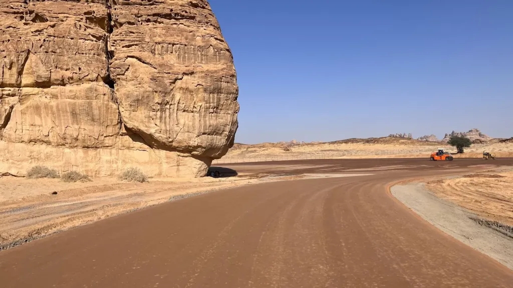 مشاريع فايف اس الرائدة في تثبيت الرمال