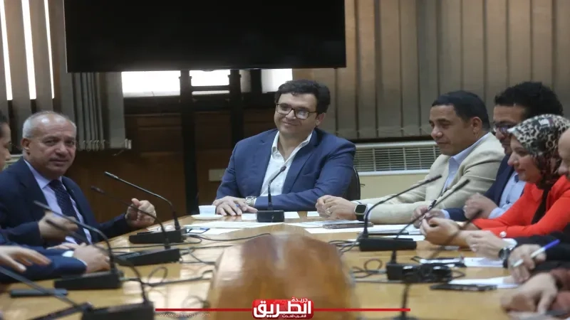 وزير الثقافة يجتمع بقيادات دار الكتب والوثائق القومية لمتابعة سير العمل ومشروعات التطوير