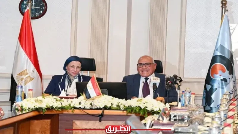 توقيع عقود واتفاقيات بحضور رئيس الهيئة العربية للتصنيع ووزيرة البيئة